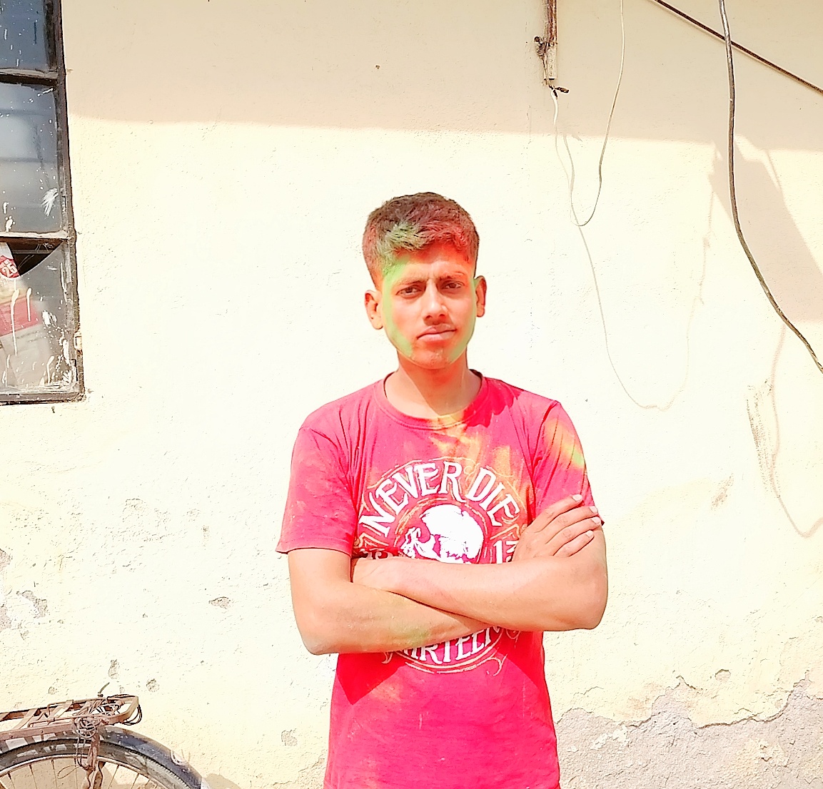 जमाना देखता है हैसियत